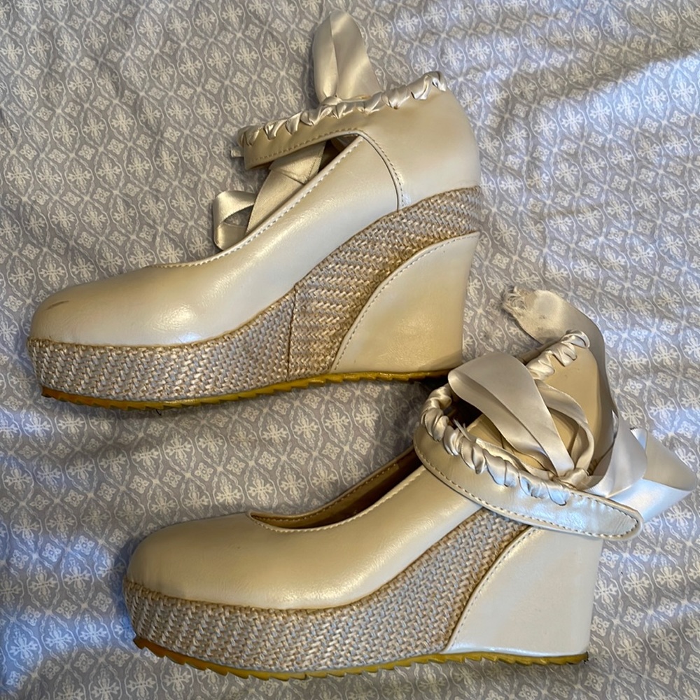 Ivory platform wedge Mary Jane size 8 satin ribbon tie at ankle